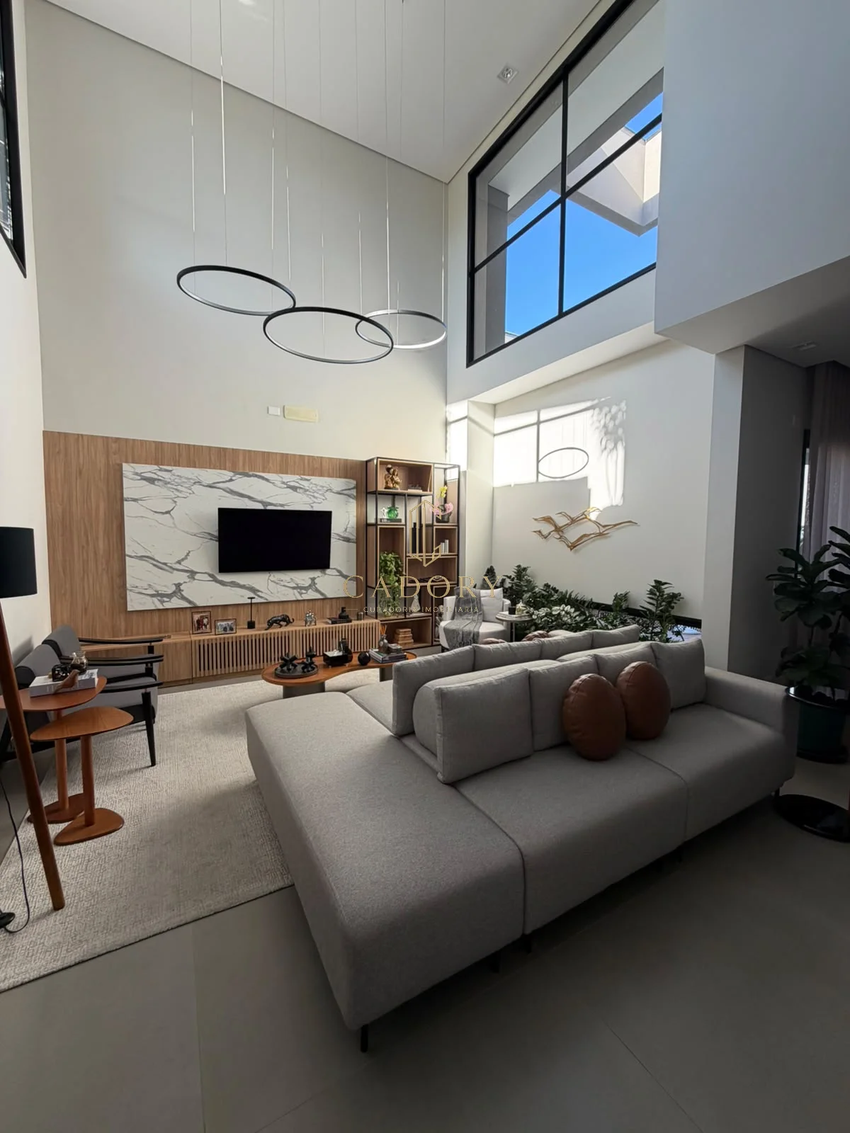 Sobrado Luxuoso com Vista Definitiva em Urbanova — foto 2