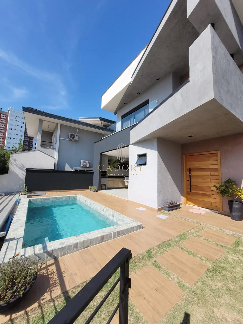 Sobrado Moderno em Urbanova - Seu Refúgio de Conforto e Estilo
