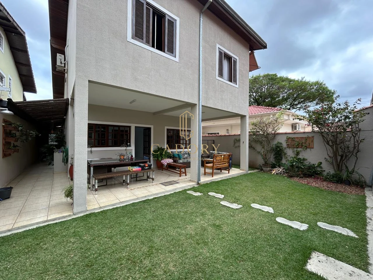 Sobrado no Jardim América: Conforto e Espaço para Sua Família — foto 4