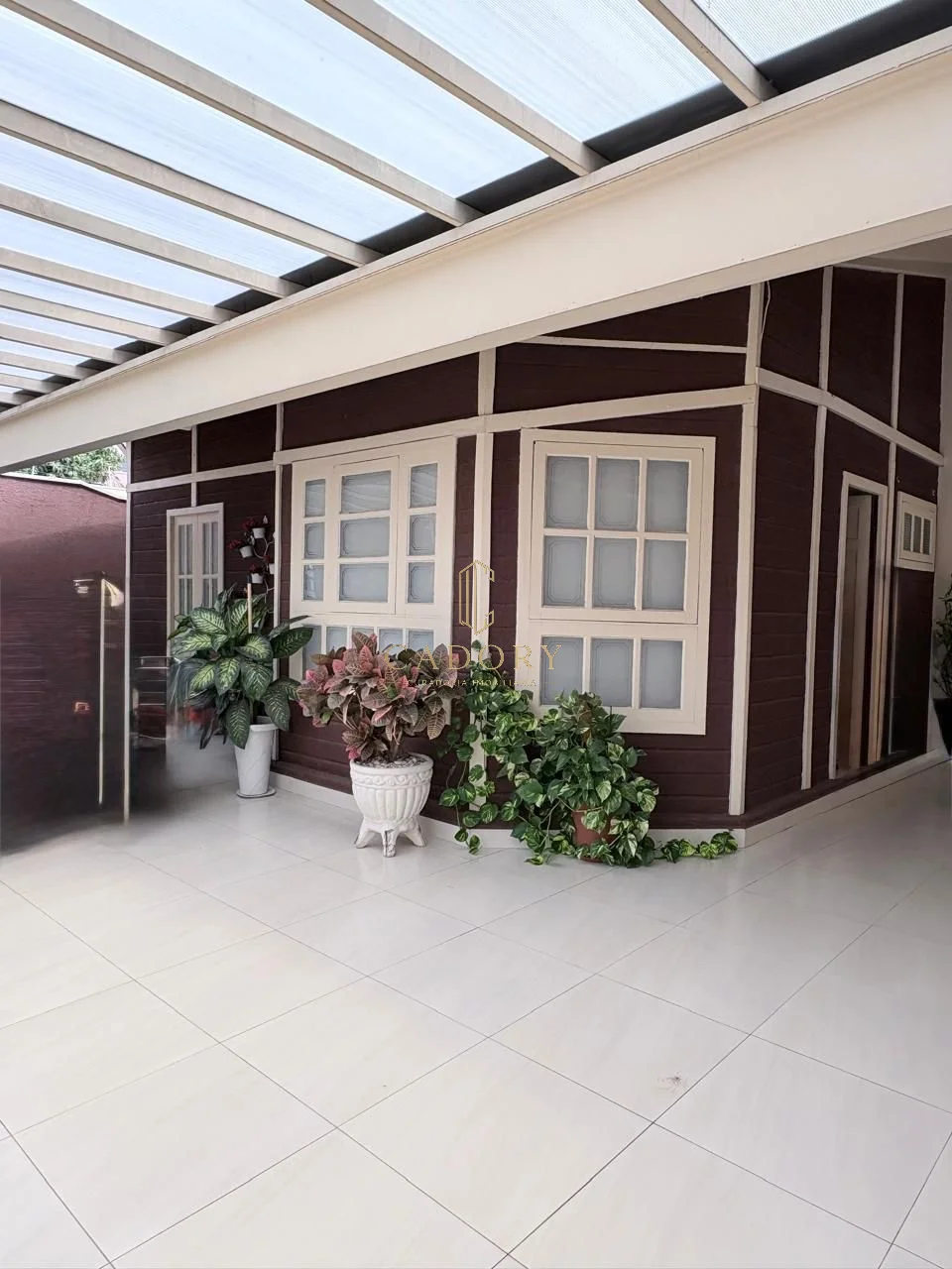 Sobrado Elegante no Jardim Esplanada com Área Gourmet e Jacuzzi