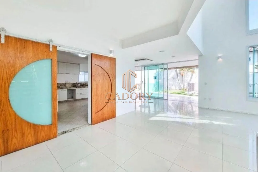 Sobrado de Luxo em Condomínio na Esplanada do Sol — foto 2