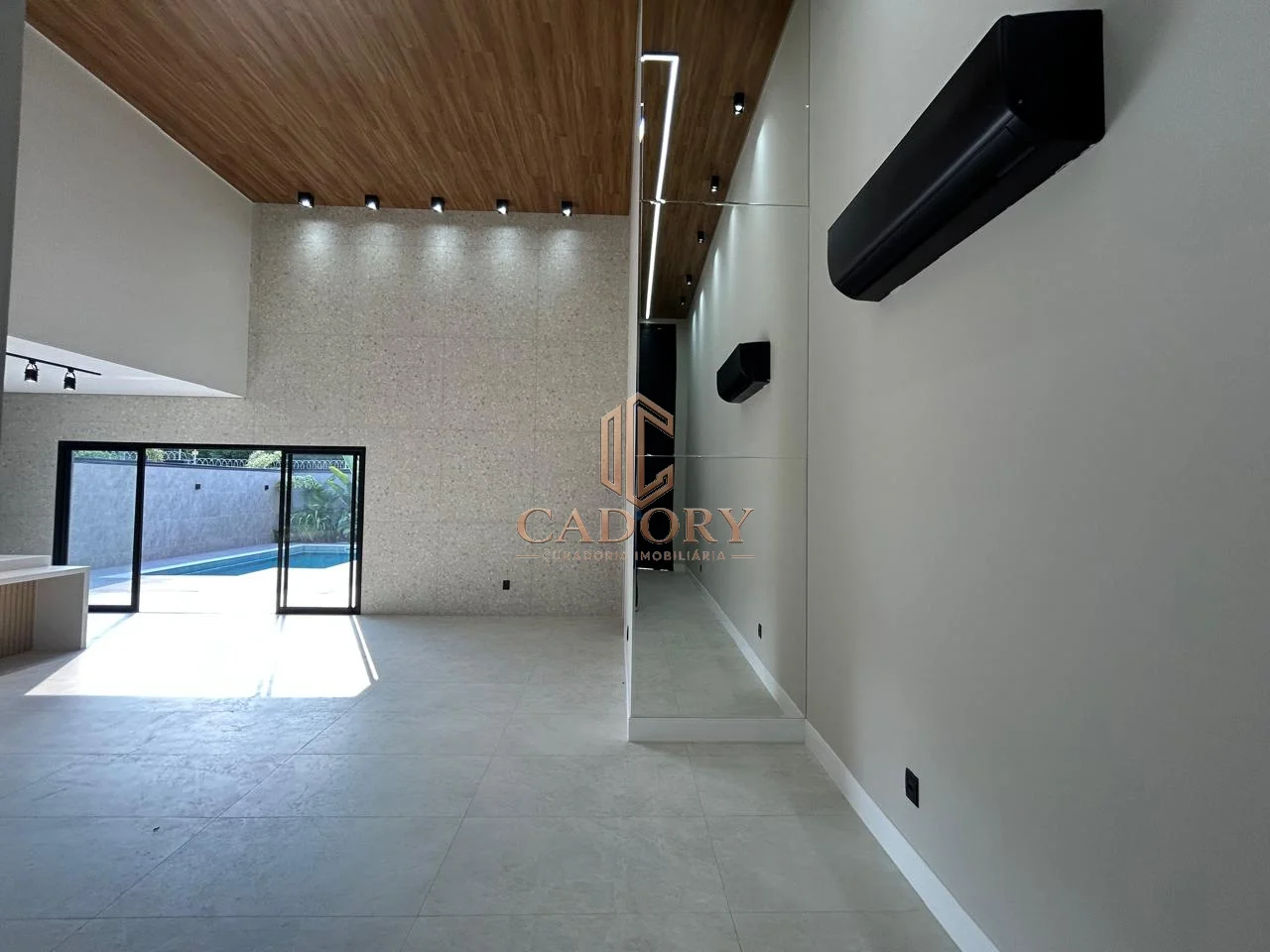 Casa de Alto Padrão em Urbanova com 4 Suítes e Lazer Completo — foto 7