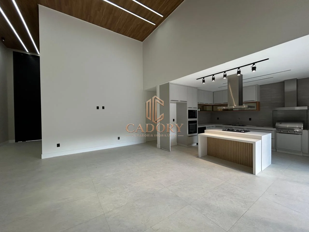Casa de Alto Padrão em Urbanova com 4 Suítes e Lazer Completo — foto 6