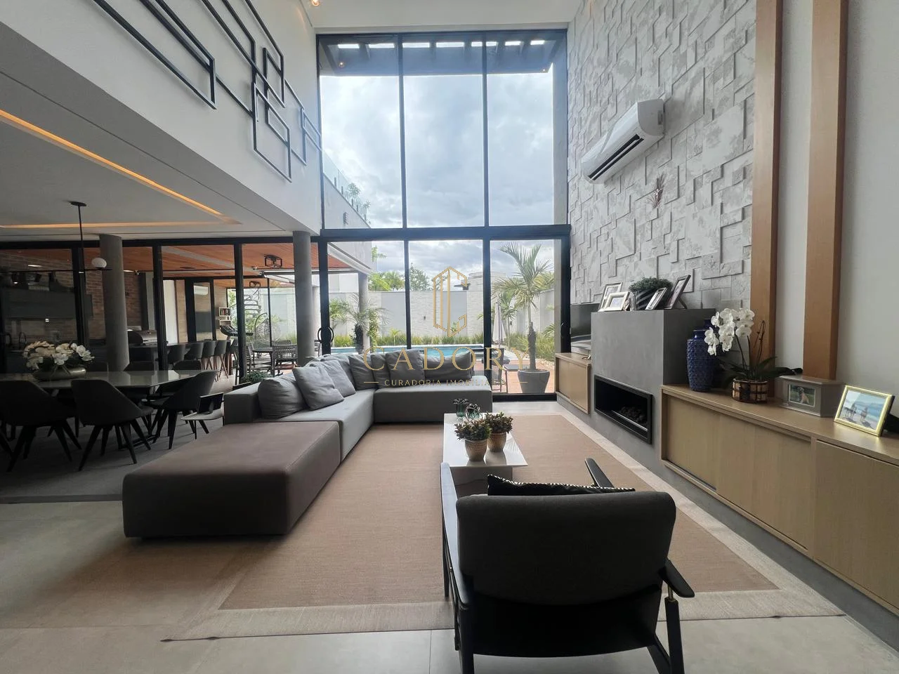 Sobrado Luxuoso em Urbanova - 5 Suítes e Área de Lazer Completa — foto 9