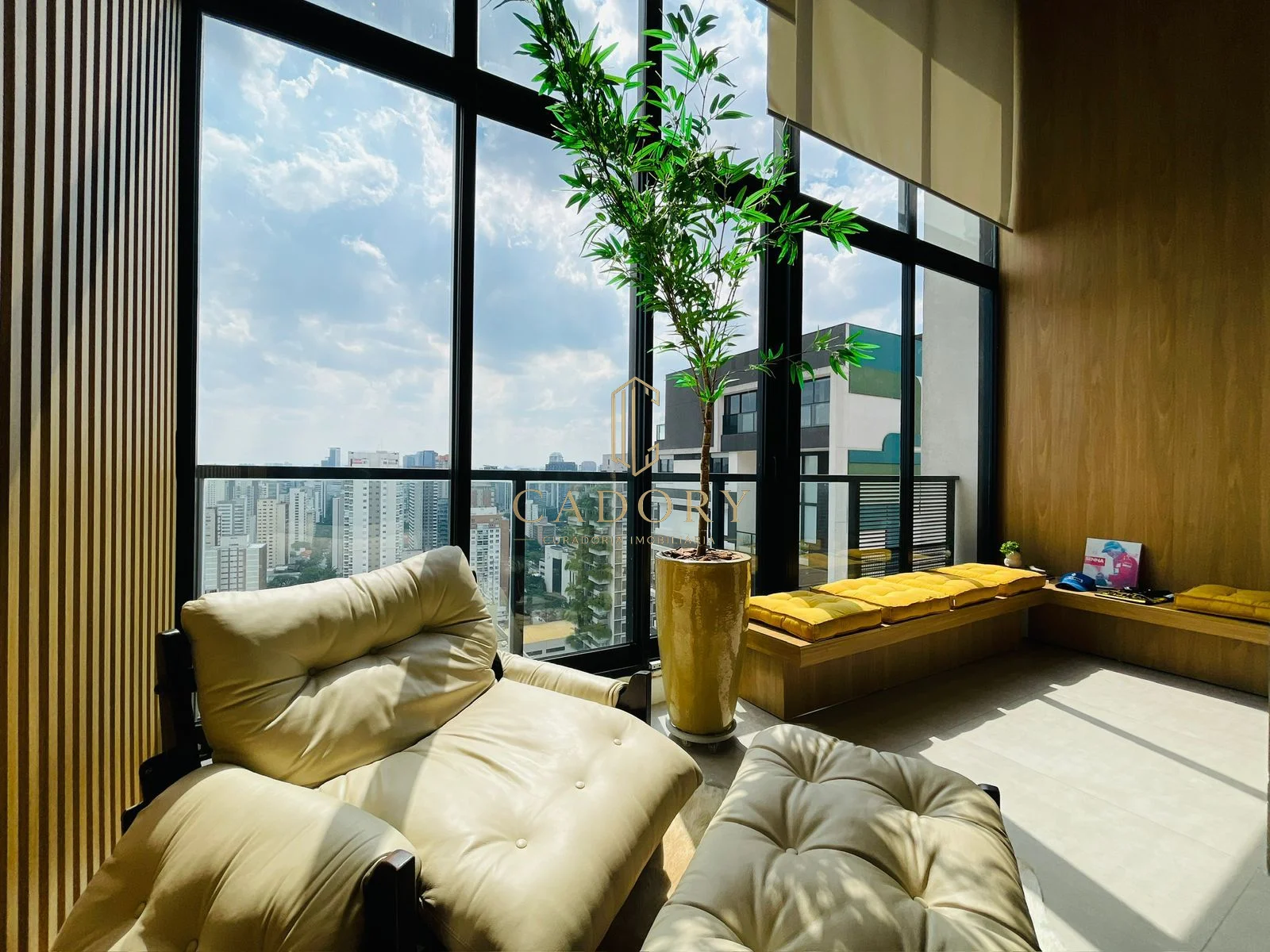 Varanda com vista panorâmica de São Paulo