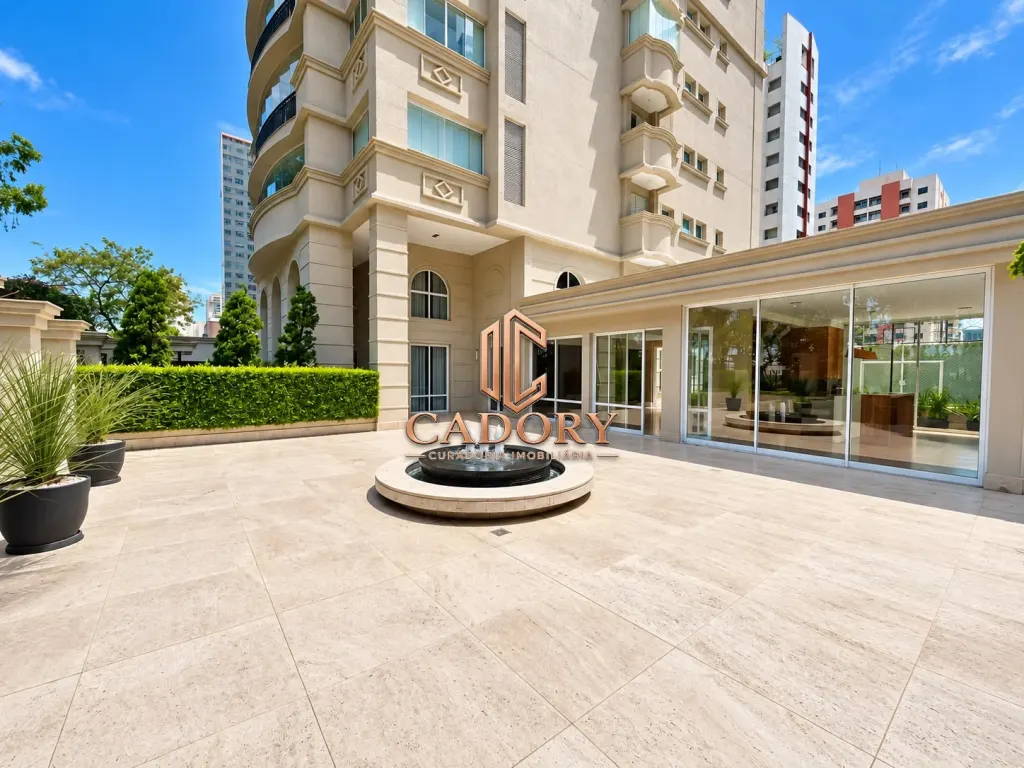 Luxuoso Apartamento de 358 m² no Jardim Aquárius