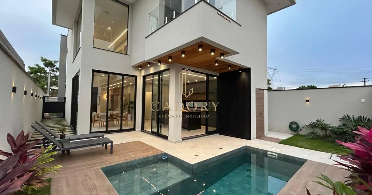 Sobrado Luxuoso em Urbanova - 4 Suítes e 250 m² - Floradas do Paratey | Cadory