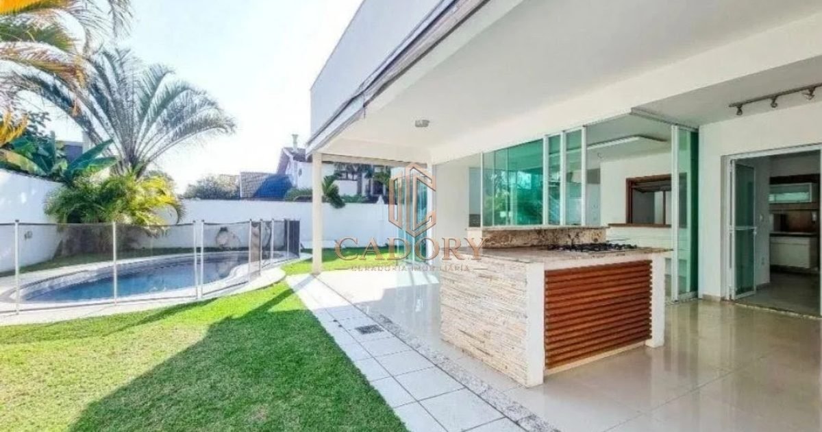 Sobrado de Luxo em Condomínio na Esplanada do Sol | Cadory