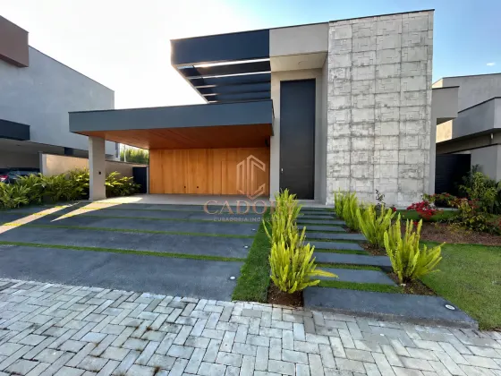 Casa de Alto Padrão em Urbanova com 4 Suítes e Lazer Completo